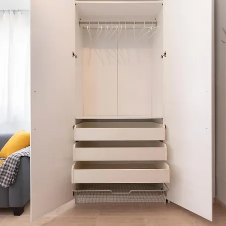 -malagasunapts- Bright Centre Malaga